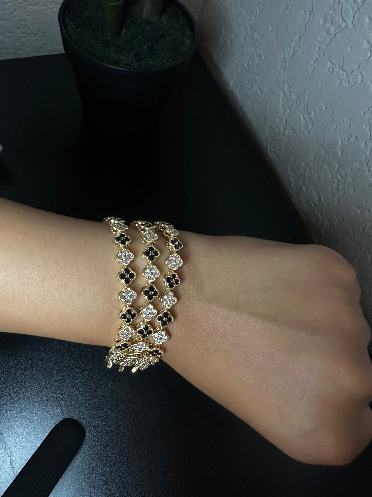 Blk N Silver CloVer Bracelet